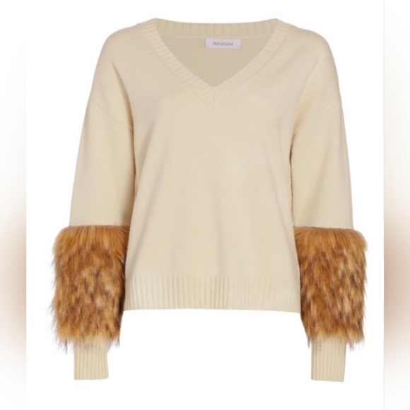 NAADAM Sweaters - NEW.Naadam women's,70%wool,30% cashmere sweater, ultra-luxury V-neck, beige.